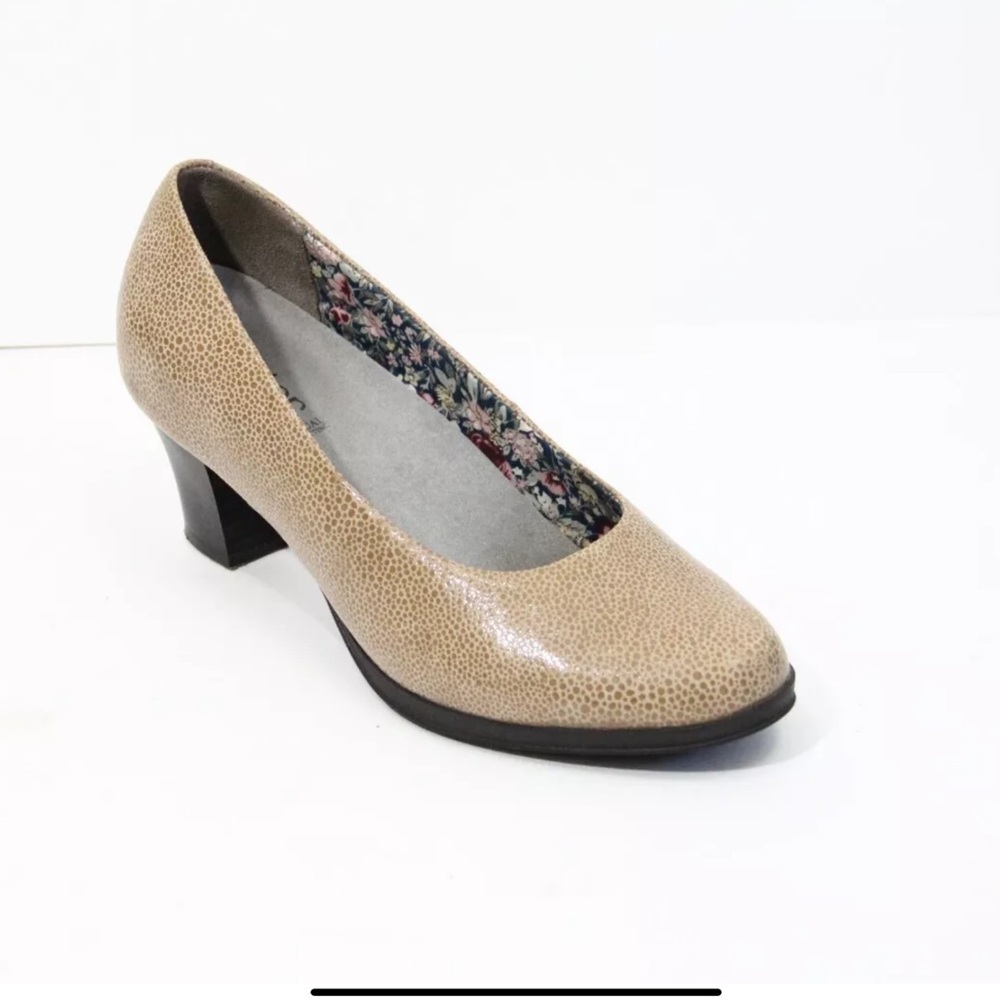Hotter Angelica pumps Sz 11 professional heels leather court shoes beige nubuck